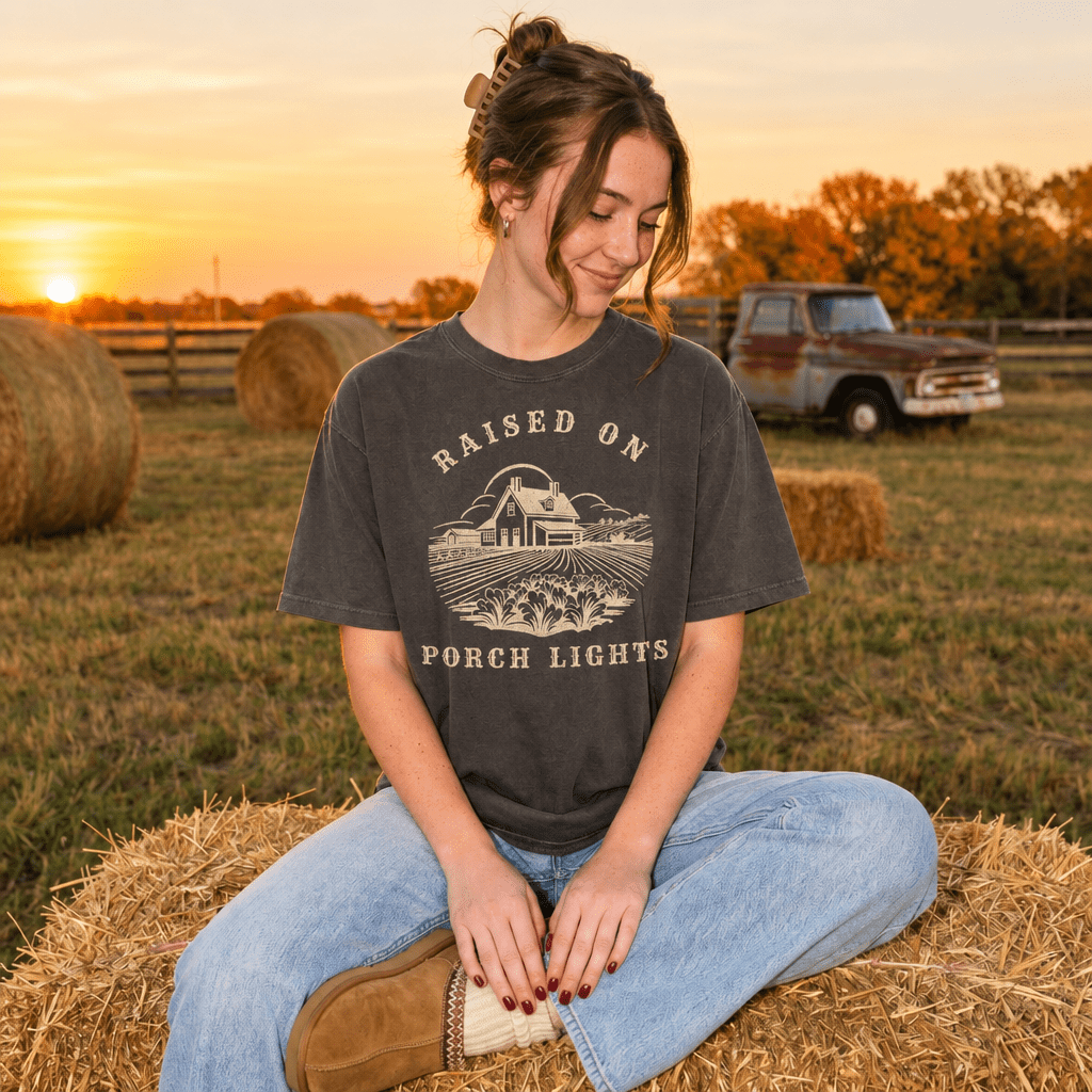 Porch Graphic Tee | Vintage Americana Style | Women's Relaxed Fit T-Shirt - Kelso Designs